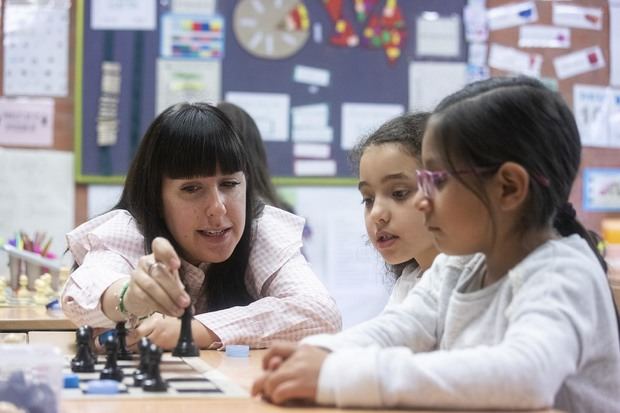 Una imagen de las actividades que forman parte del programa 'Escacs a l'escola', que se implementa desde hace unos años en la escuela Jaume Balmes de El Prat