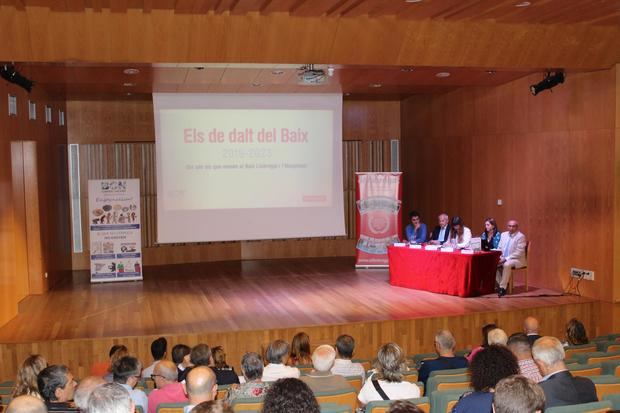 L'auditori del Palau Falguera, a Sant Feliu, va acollir la presentació de la obra multiplataforma
