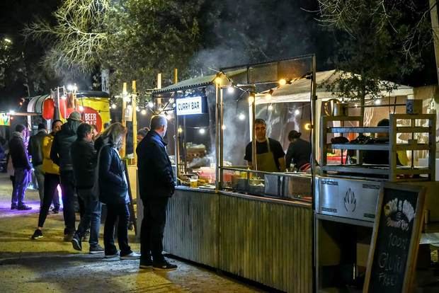 L'Hospitalet concedeix llicències especials als bars i restaurants perquè puguin vendre menjar a domicili