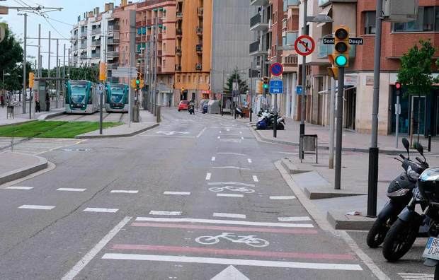 Sant Joan Despí combat la Covid-19 amb un gran espai per a bicis a la principal arteria de la ciutat