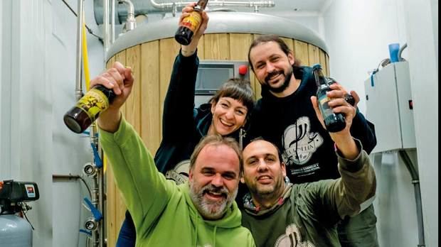 David Garcia, Juda Lipcovich, Oriol Guitart y Sergi Tomico, los cuatro socios creadores de la cerveza artesana Cornelia