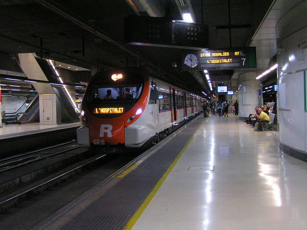 Una avería en el Centro de Tráfico Centralizado genera el caos en la red ferroviaria de Barcelona