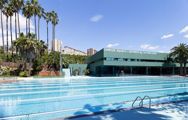Fotografía de la piscina exterior del Complex Aquàtic i Esportiu Can Mercader