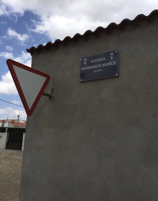 Los Estopa ya tienen una avenida en el pueblo de sus abuelos