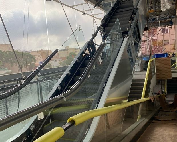 Segunda escalera mecánica del Mercado de la Florida de L'Hospitalet