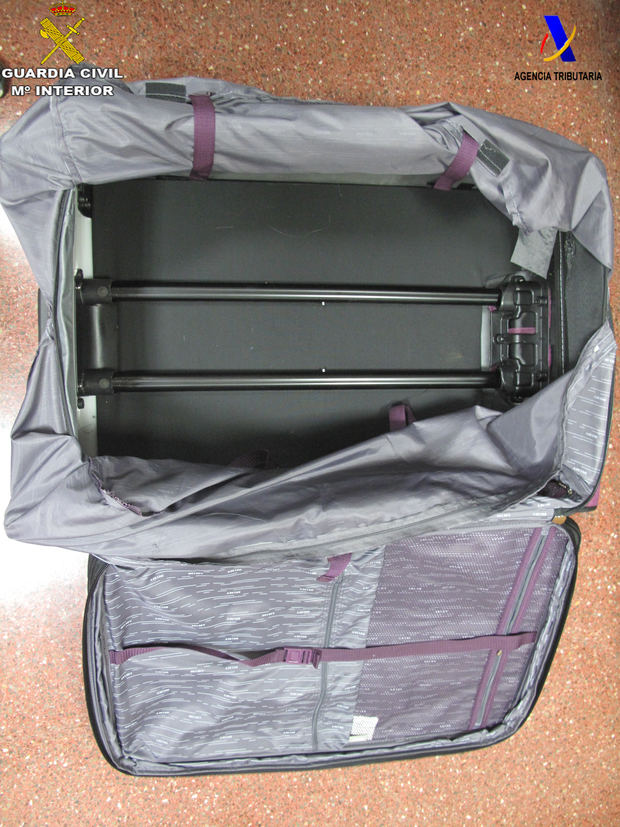 Detenida una pasajera en el aeropuerto por llevar 8 kilos de heroína oculta en su maleta