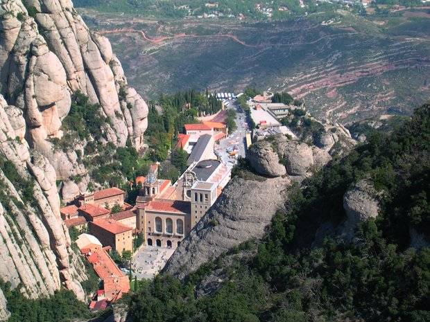 Si et dius Montserrat, aprofita i fes turisme