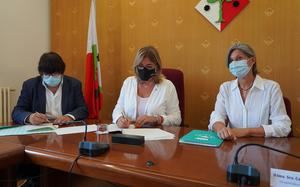 La Diputación y el Ayuntamiento de Begues firman un acuerdo para reurbanización de la avenida Torres Vilaró