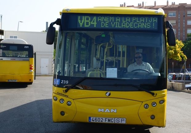 El autobús VB4 vuelve a conectar gratuitamente Viladecans con sus playas los fines de semana
