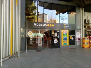 Las tiendas Abacus se preparan para la frenética 'vuelta al cole' del mes de septiembre