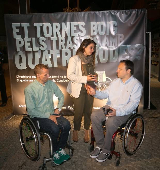 Imagen de la anterior edición con voluntarios de la entidad junto a la entonces alcaldesa, Candela López