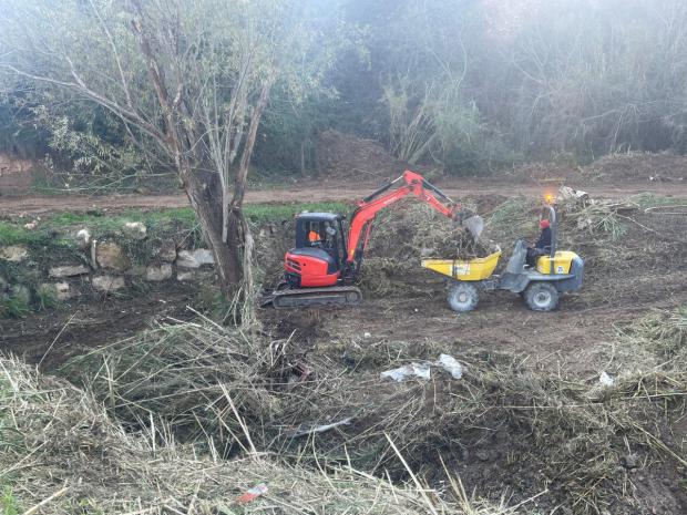 Cortado el camino de Les Mates de Abrera por las obras en el entorno del Torrent Gran