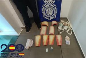 Narcotráfico "momificado". Detenido en el aeropuerto con dos kilos de cocaína pegados al cuerpo