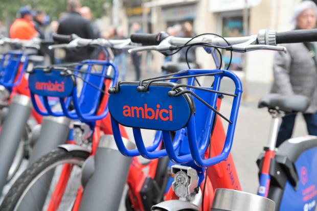 El servicio de bicicletas compartidas AMBici triunfa en el Baix Llobregat