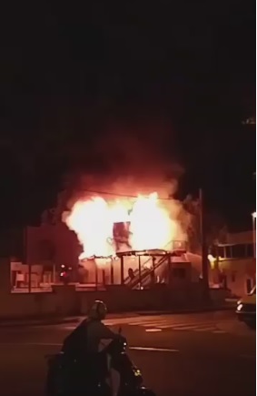 Un doble incendio quema 'La Terrasseta' del Ateneu Santboià