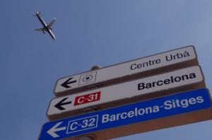 Contaminación acústica y química.Castelldefels se opone a las pistas independientes en el aeropuerto