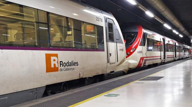 Manifestación frente a la estación de Molins de Rei 'por un servicio ferroviario digno'