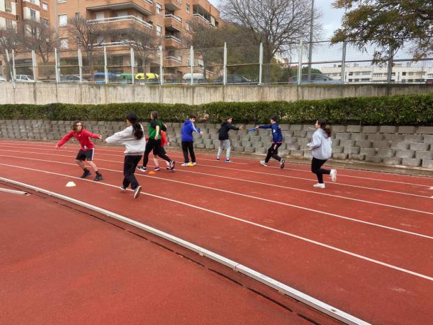 Gavà recibe a casi 1.000 alumnos de Secundaria en el XVI Encuentro Comarcal de Atletismo