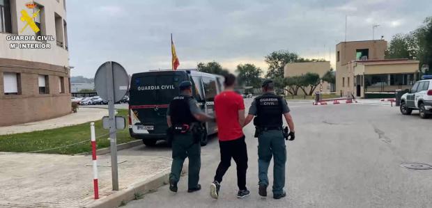 Detenido en Abrera el preso fugado de Asturias en el maletero de un coche