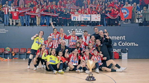 La A.E. Penya Esplugues avança a tota marxa cap a l’elit del futbol sala femení