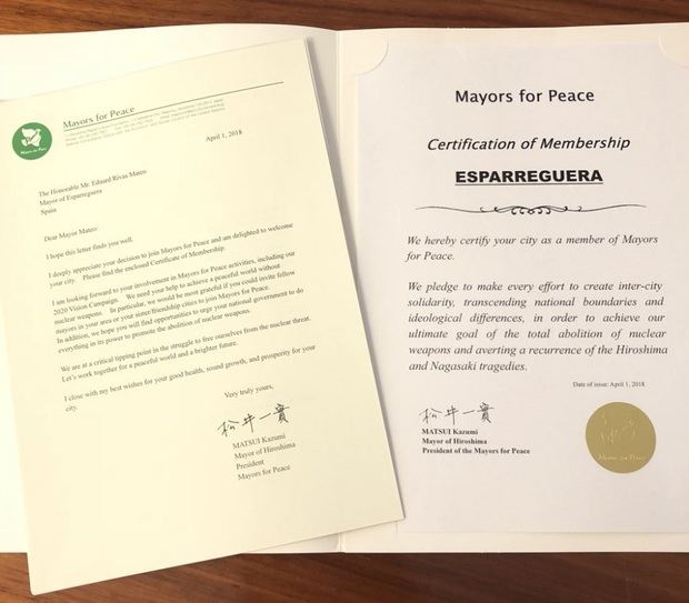 Los documentos acreditativos de la entrada del municipio en la red de Alcaldes por la Paz