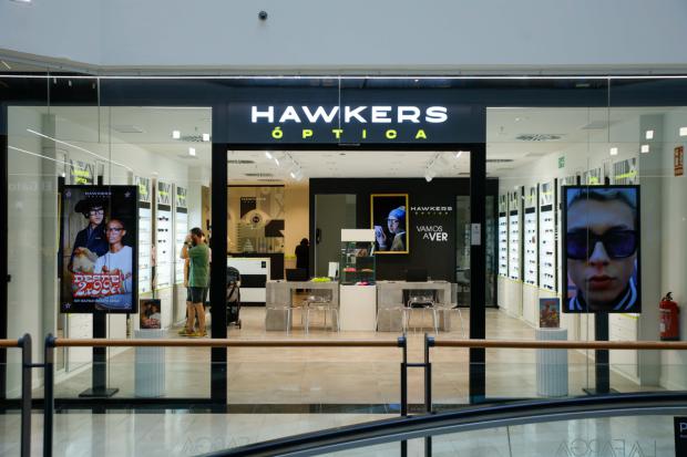 La reconocida marca de gafas de sol Hawkers abre una nueva tienda en La Farga de L'Hospitalet