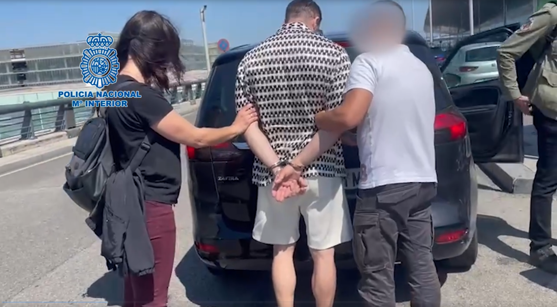 Detenido en el aeropuerto del Prat un traficante de drogas buscado por las autoridades alemanas