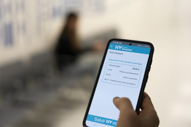 El Hospital de Viladecans abre una sala de espera digital en el móvil para acompañantes