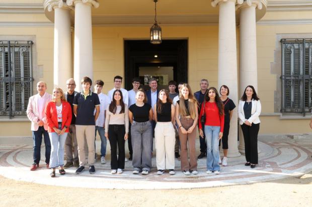 Un acto de reconocimiento a los once estudiantes más brillantes de L'Hospitalet