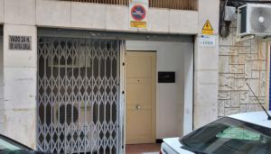 Todo un complejo residencial de viviendas clandestinas en un sótano de L'Hospitalet