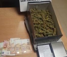 Marihuana y dinero incautado en el control de Sant Andreu de la Barca