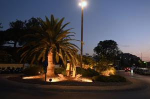 Castelldefels decorará varias rotondas con luces LED para mejorar la visibilidad