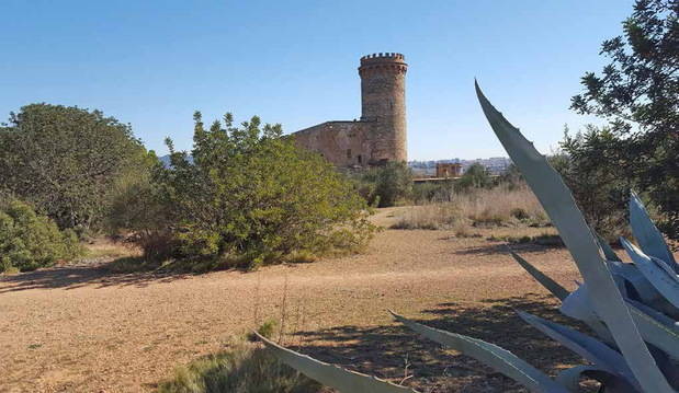 Torre Salvana, el patrimoni que pot arruïnar Santa Coloma de Cervelló