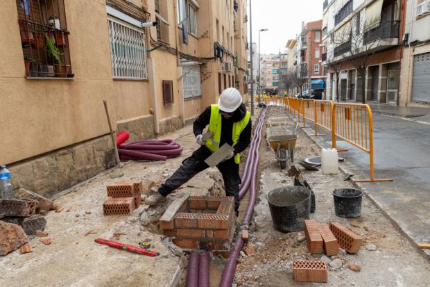 Obras en la calle Illes Canàries (Les Planes)