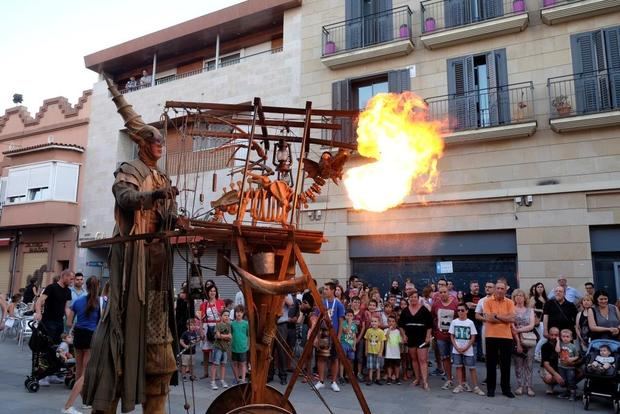 El Festival ‘Al Carrer’ llena las calles de Viladecans de espectáculos