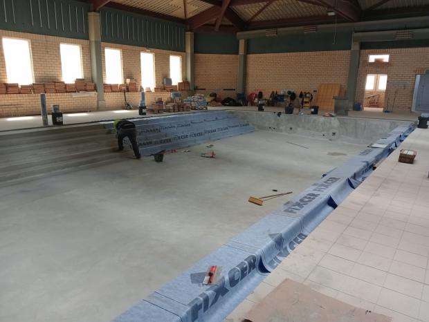 Obras de reparación de las piscinas interiores del Complejo Deportivo L’Hospitalet Nord