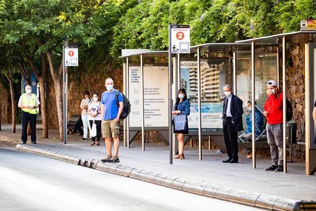 Viladecans y Sant Boi estrenan las nuevas paradas dobles de autobús metropolitanas