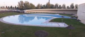 Cornellà abre sus piscinas exteriores todos los días hasta el 1 de septiembre