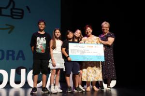 Alumnos emprendedores de ocho escuelas de Viladecans recaudan más de 2.000 euros para organizaciones