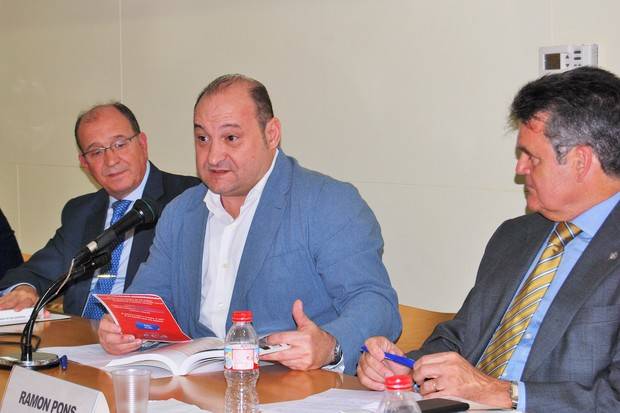 Carles Ruiz, alcalde de Viladecans, en un debate económico organizado por El Llobregat y BCN Content Factory