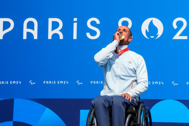 El ciclista Sergio Garrote vuelve a probar la dulzura del oro en los Juegos Paralímpicos de París