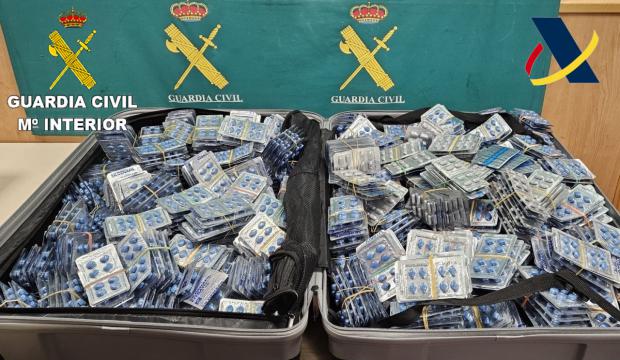 Un contrabando impotente. Detenido en el Aeropuerto con 20.000 pastillas de Viagra en la maleta