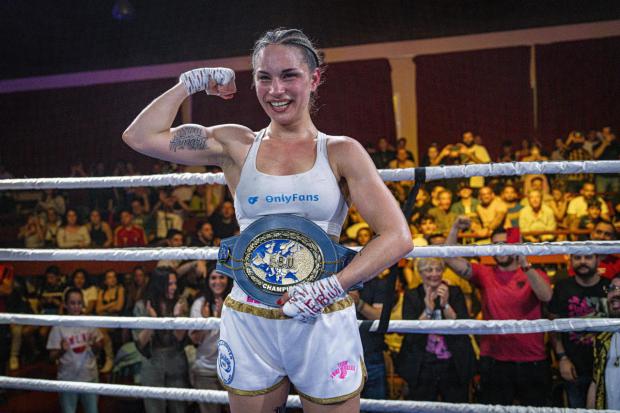 La boxeadora de Sant Esteve Sesrovires, Tania Álvarez, revalida el título de campeona de Europa