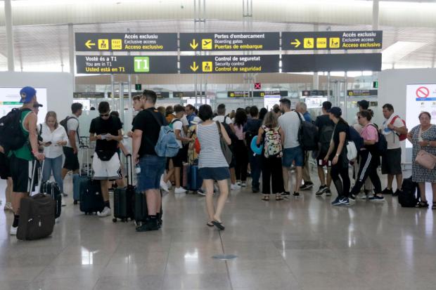 ¿Vas a Volar? ¡Cuidado! Un fallo informático global provoca retrasos en el aeropuerto de El Prat