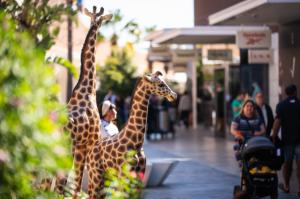 Viladecans The Style Outlets vuelve a convertirse en una 'jungla' de descuentos