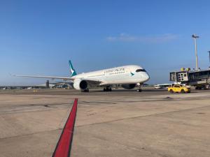 El vuelo directo a Hong Kong despega por primera vez desde la pandemia