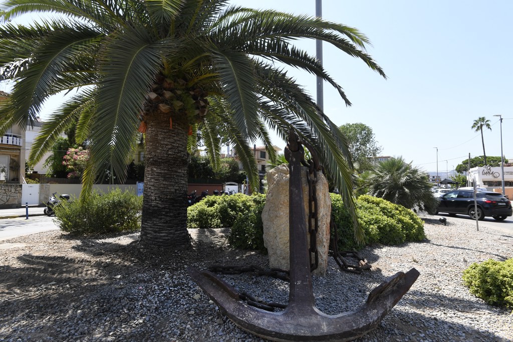 Rotonda renovada de la plaza de l'Àncora