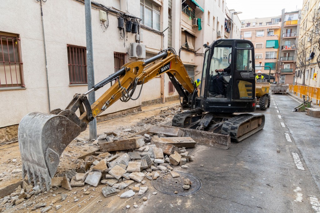 Obras en la calle Illes Canàries